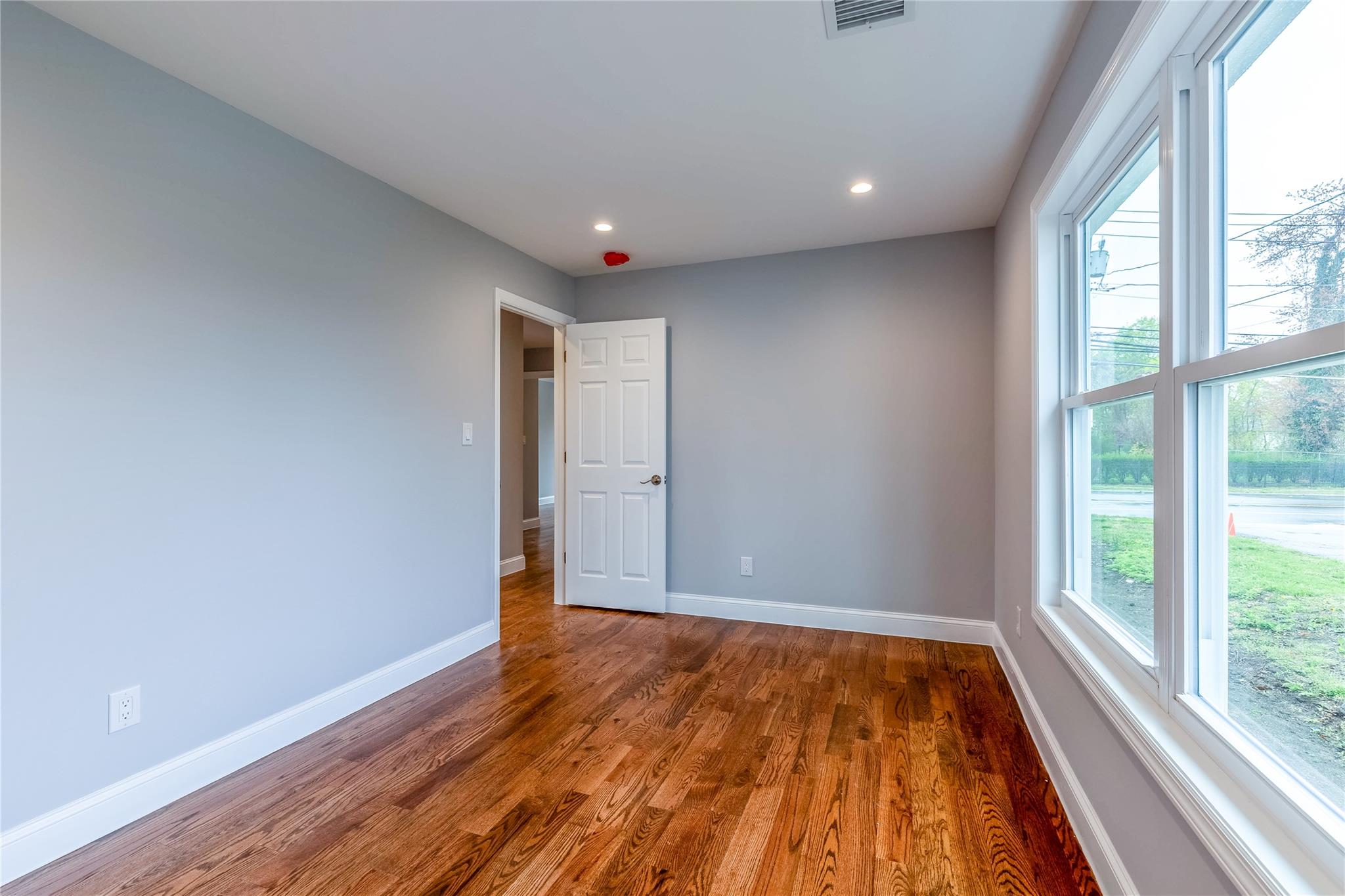 32 Grand Boulevard, Wyandanch, New York image 14