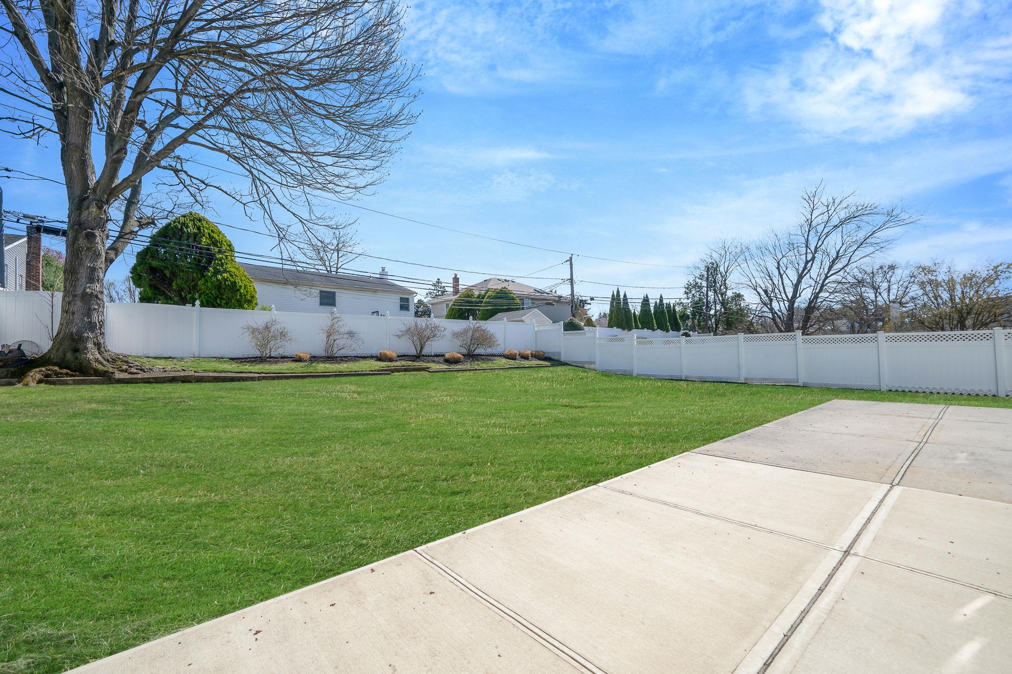 42 Marlene Drive, Syosset, New York image 18