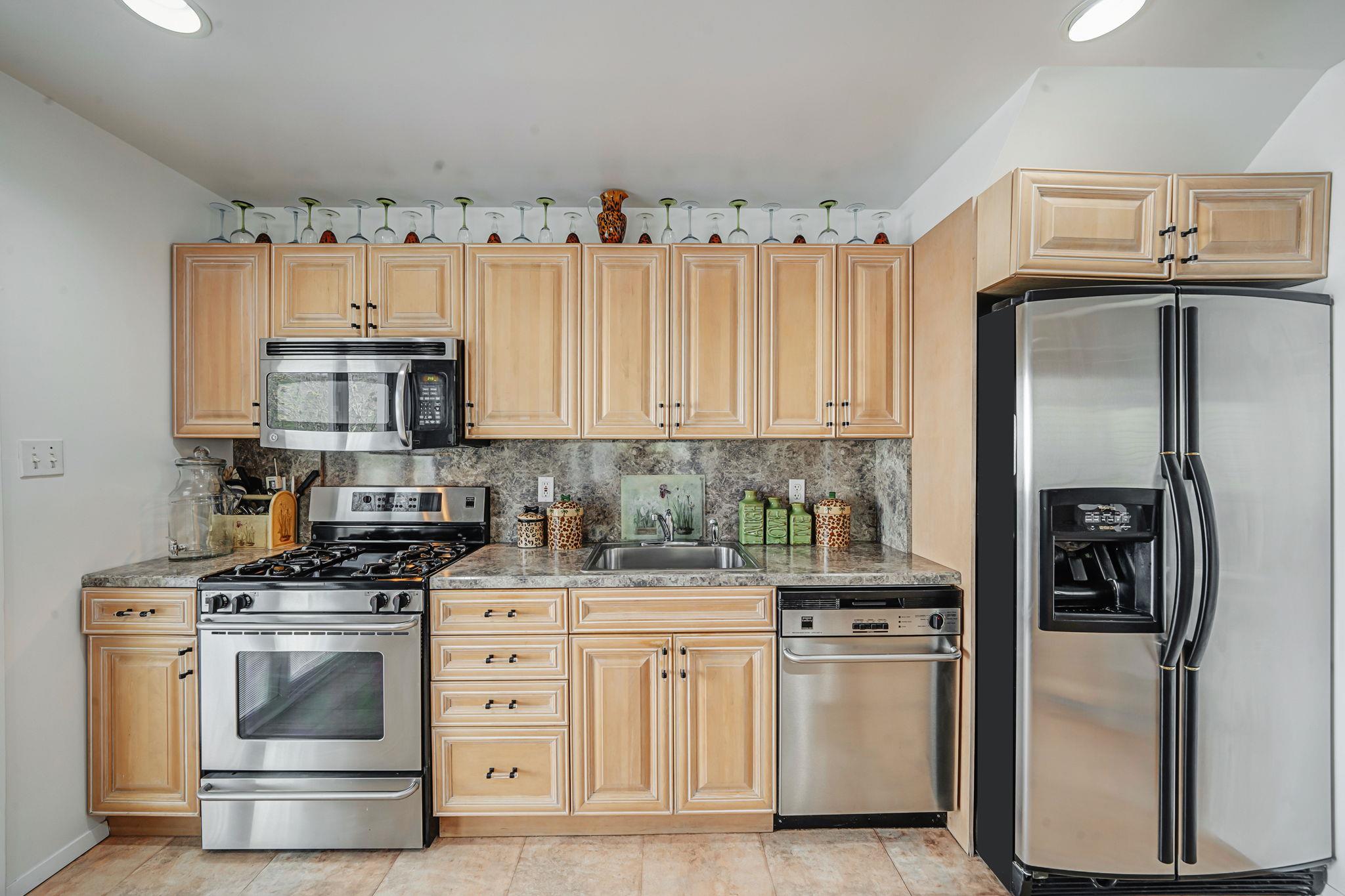 42 Marlene Drive, Syosset, New York image 6