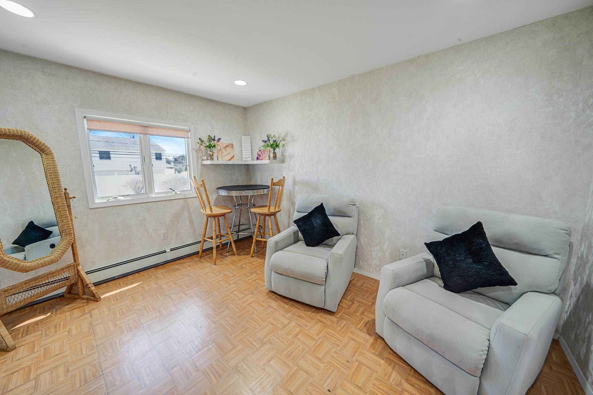 42 Marlene Drive, Syosset, New York image 12