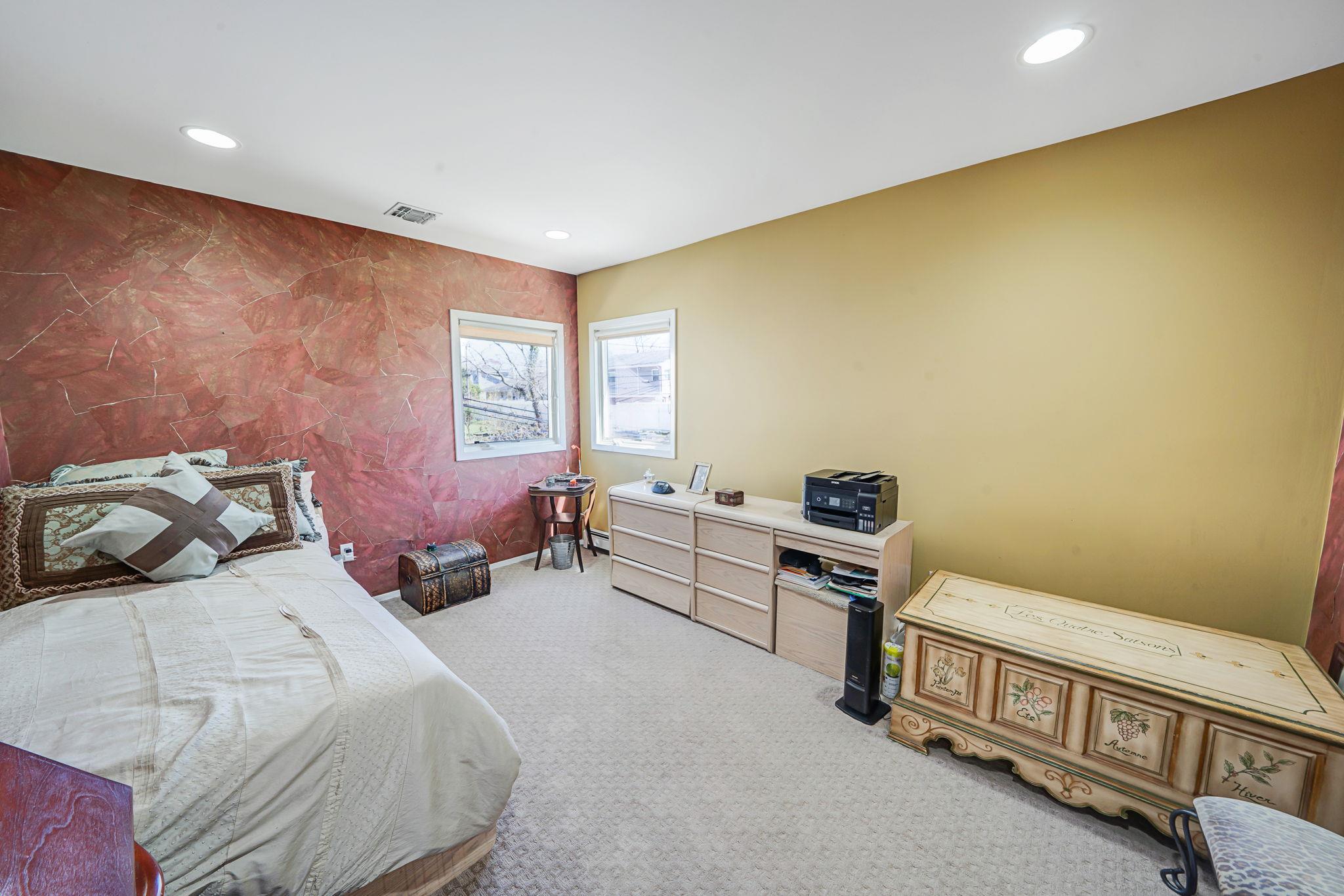 42 Marlene Drive, Syosset, New York image 15