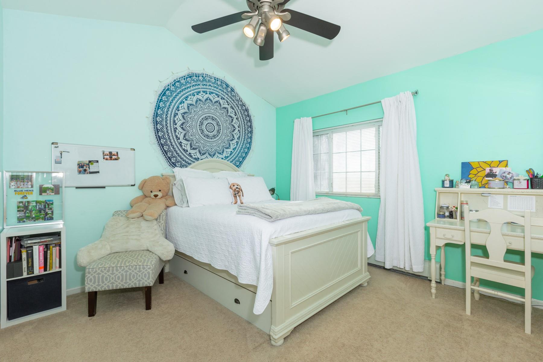 1076 Westminster Avenue, Dix Hills, New York image 18