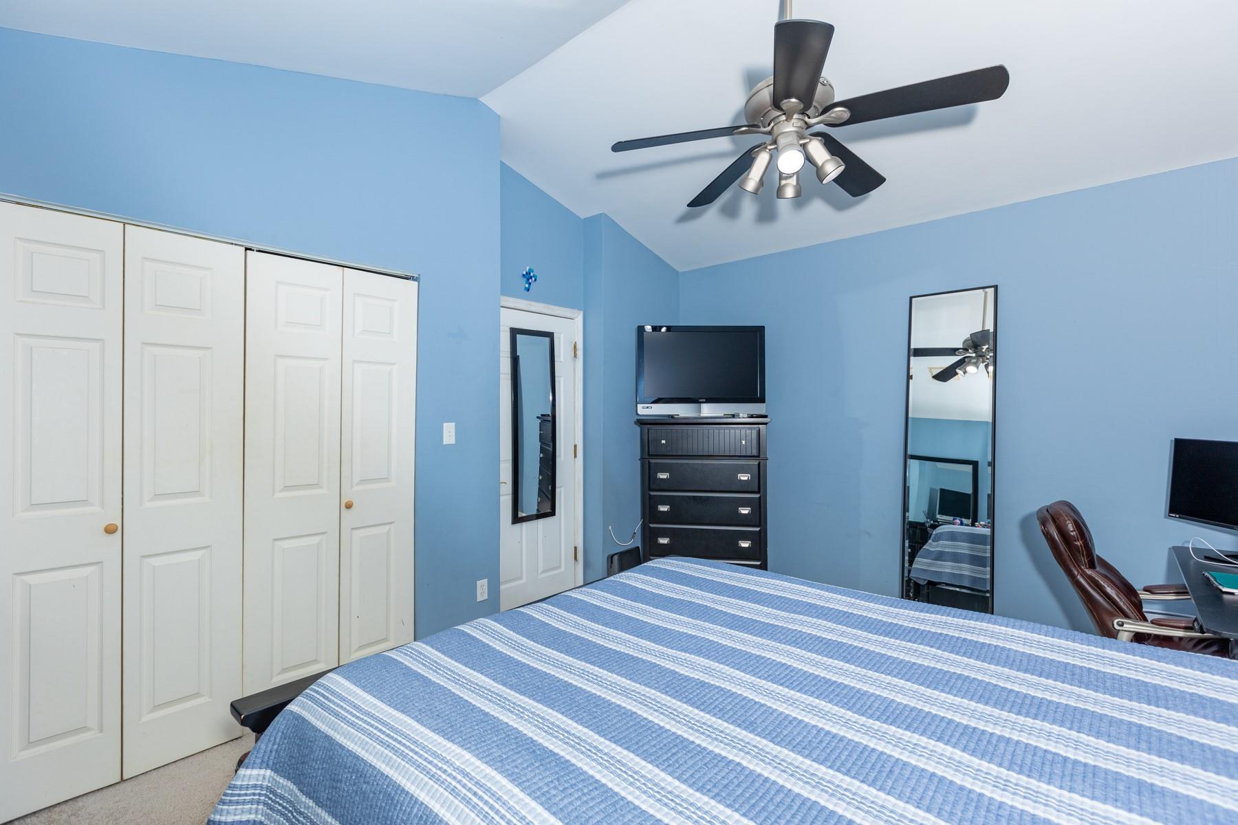 1076 Westminster Avenue, Dix Hills, New York image 22