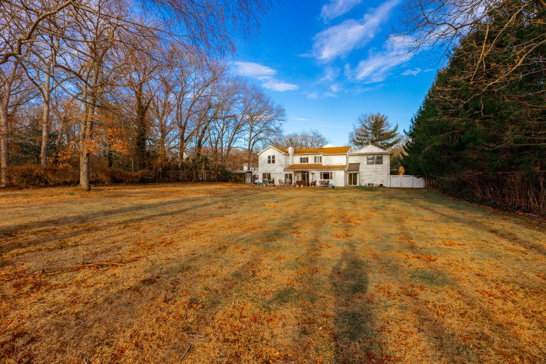 1076 Westminster Avenue, Dix Hills, New York image 33
