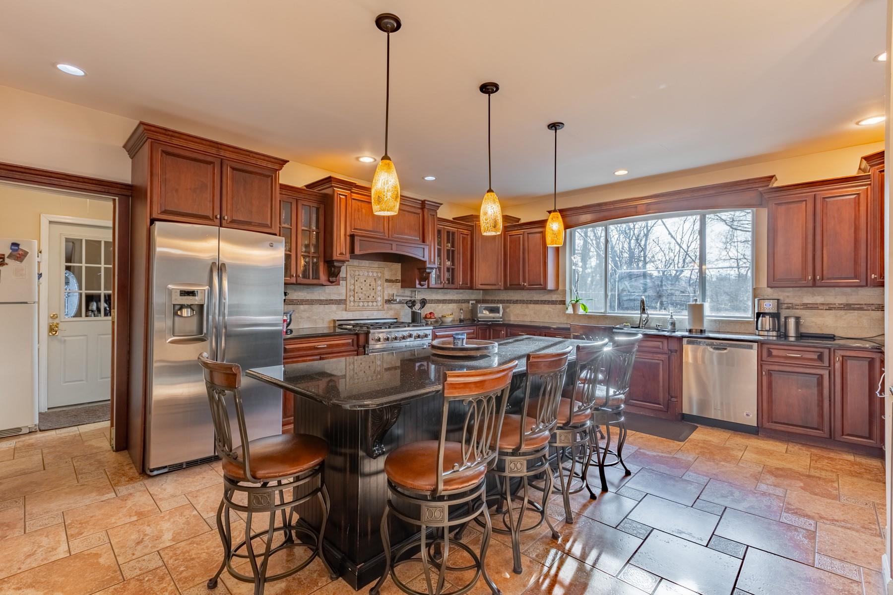 1076 Westminster Avenue, Dix Hills, New York image 9