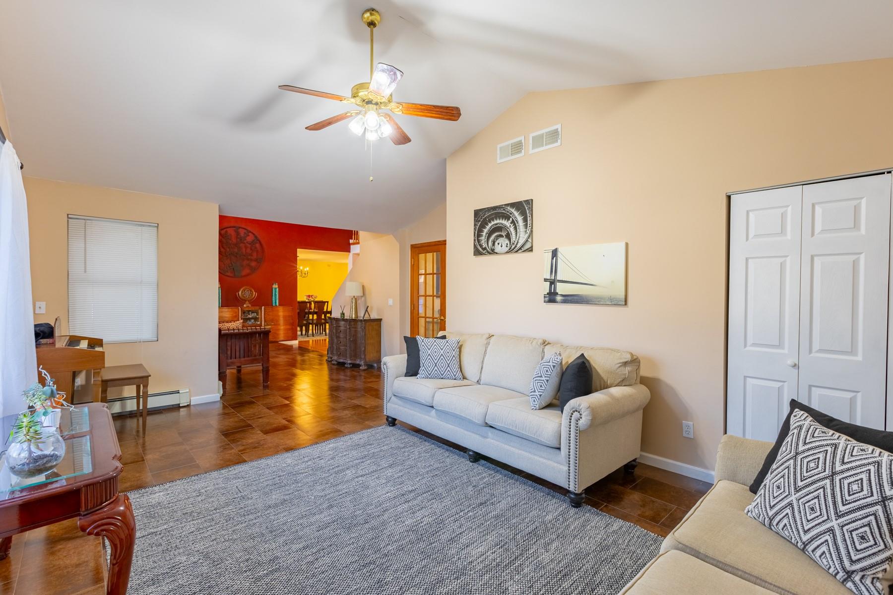 1076 Westminster Avenue, Dix Hills, New York image 4