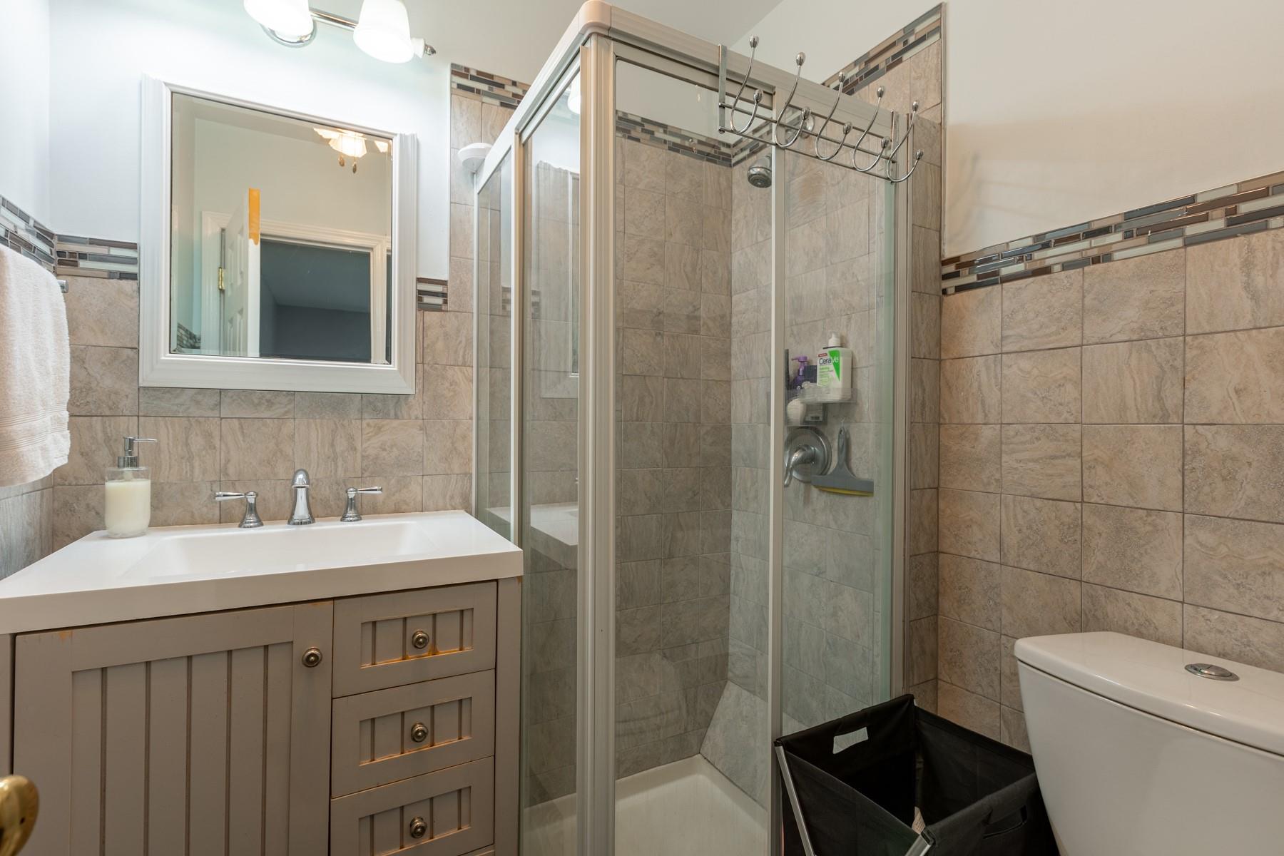 1076 Westminster Avenue, Dix Hills, New York image 29