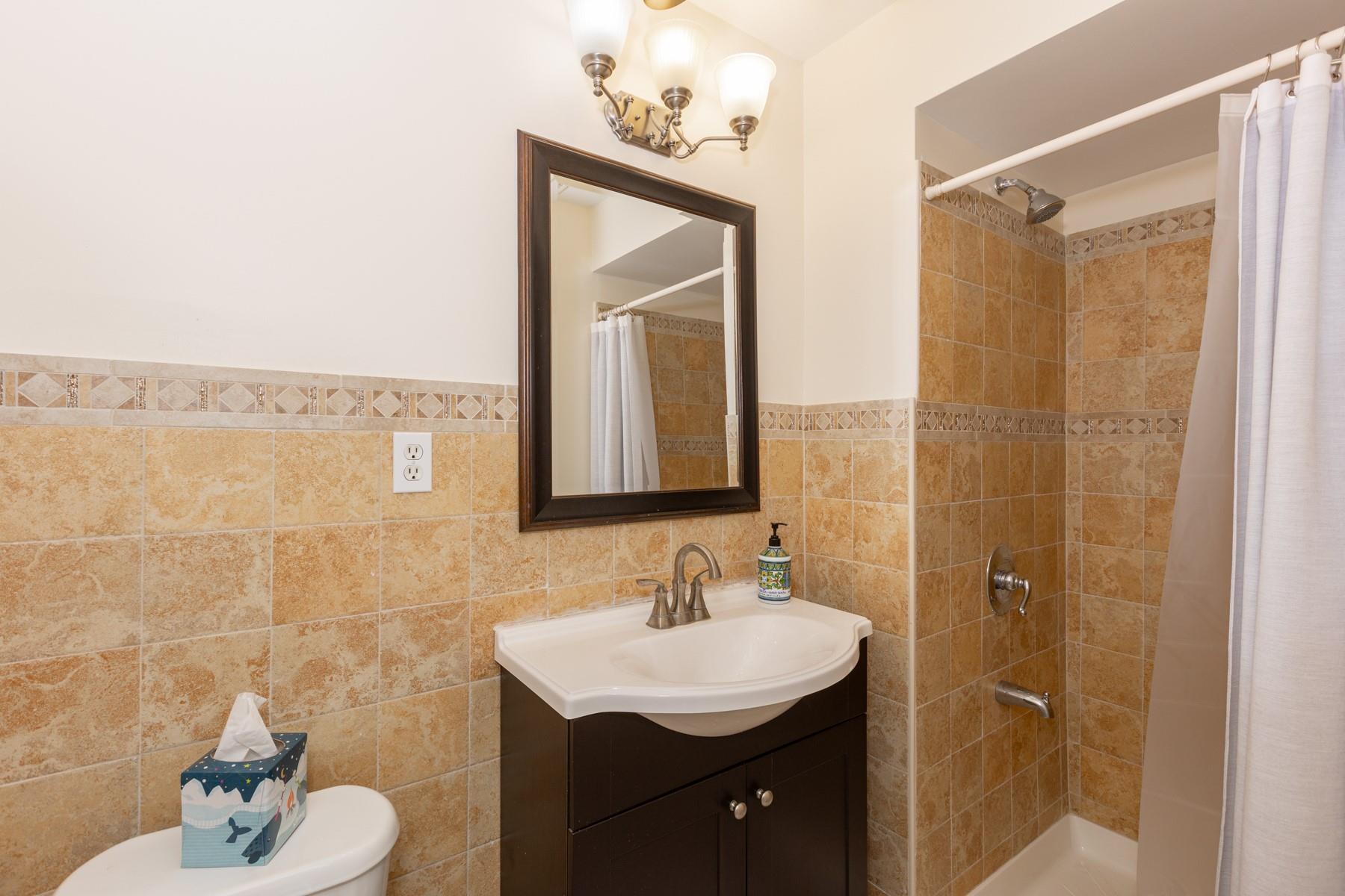 1076 Westminster Avenue, Dix Hills, New York image 28