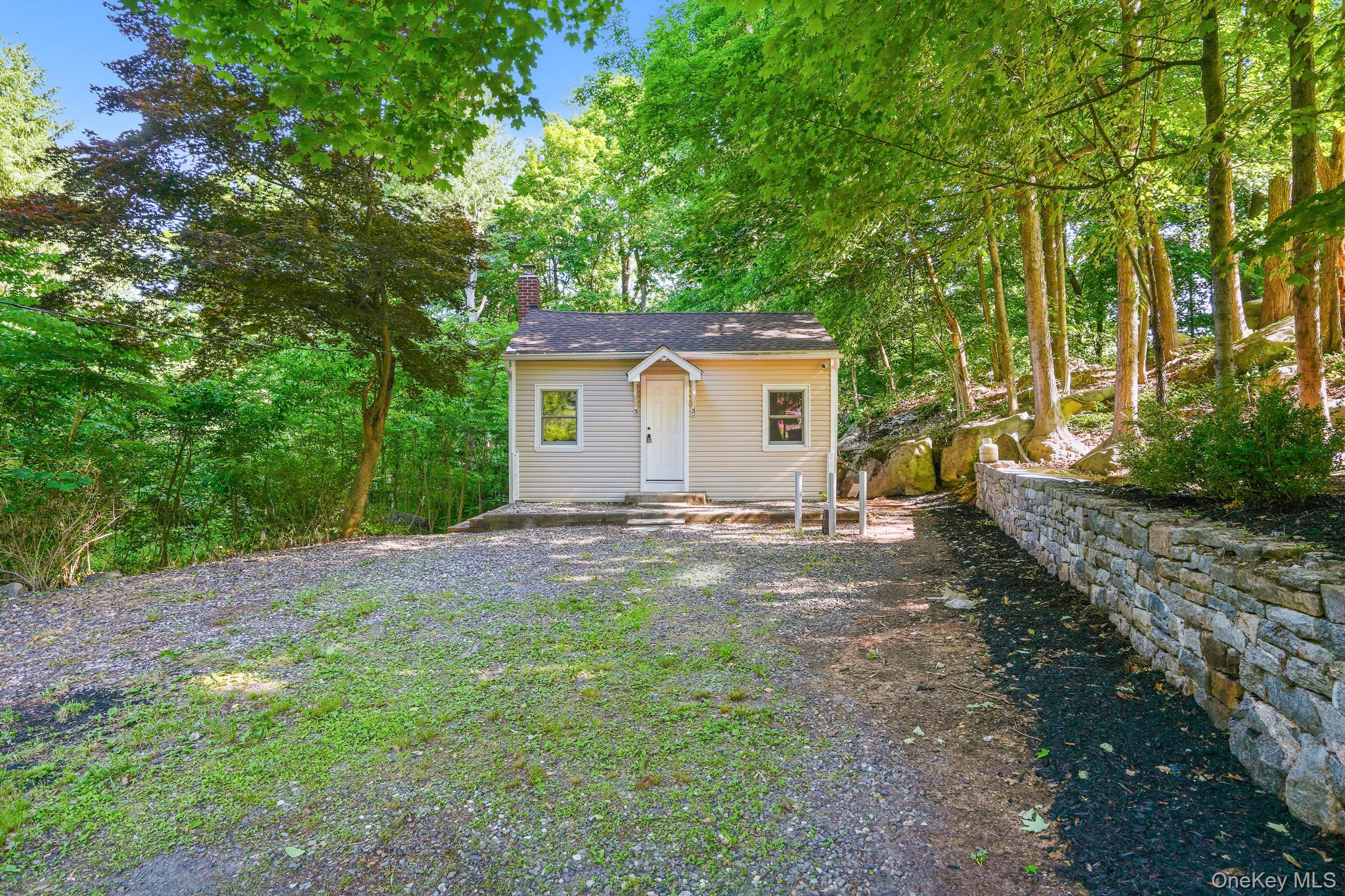 32 Lacona Drive - Photo 2