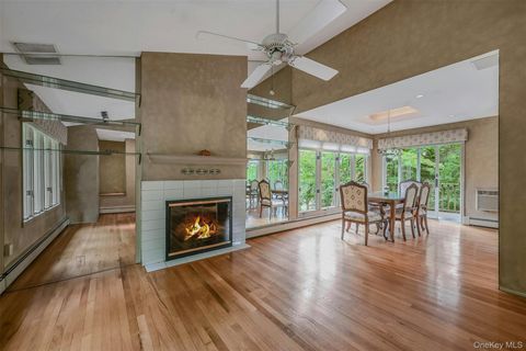 98 Eatons Neck Road Northport NY 11768