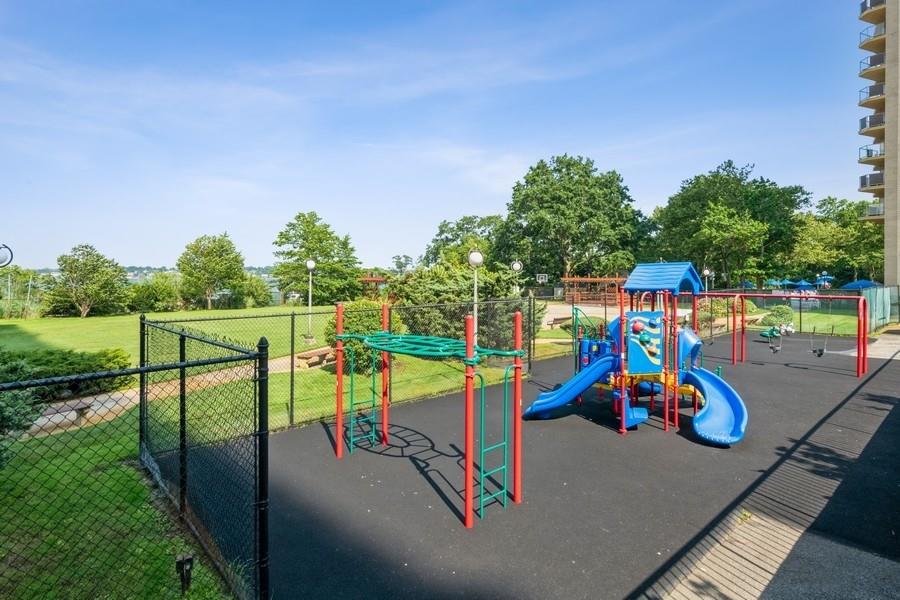 18-15 215th St #17H, Bayside, New York image 34