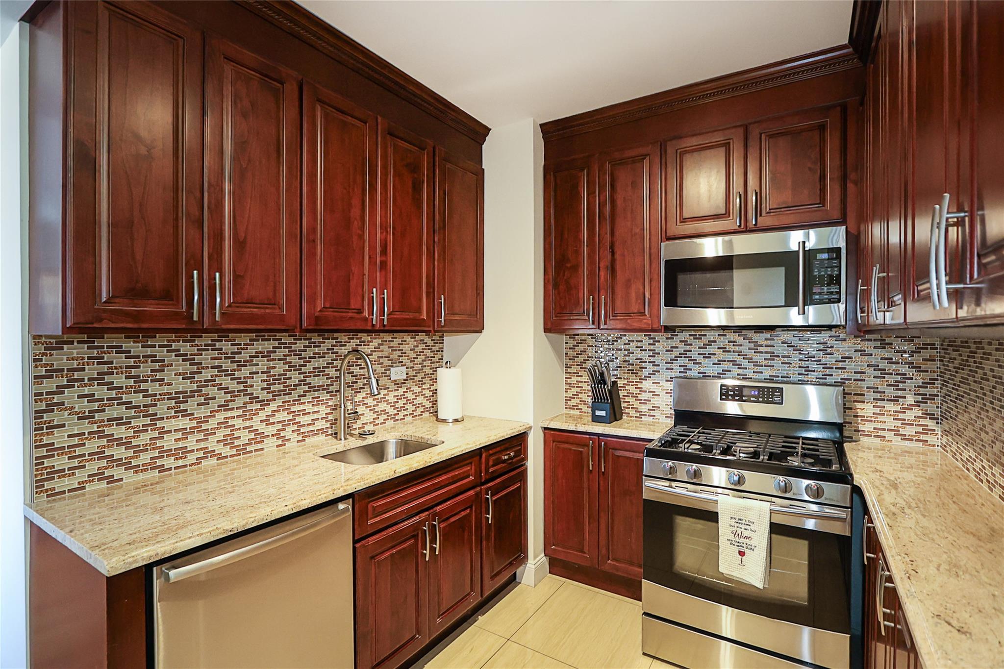 18-15 215th St #17H, Bayside, New York image 12