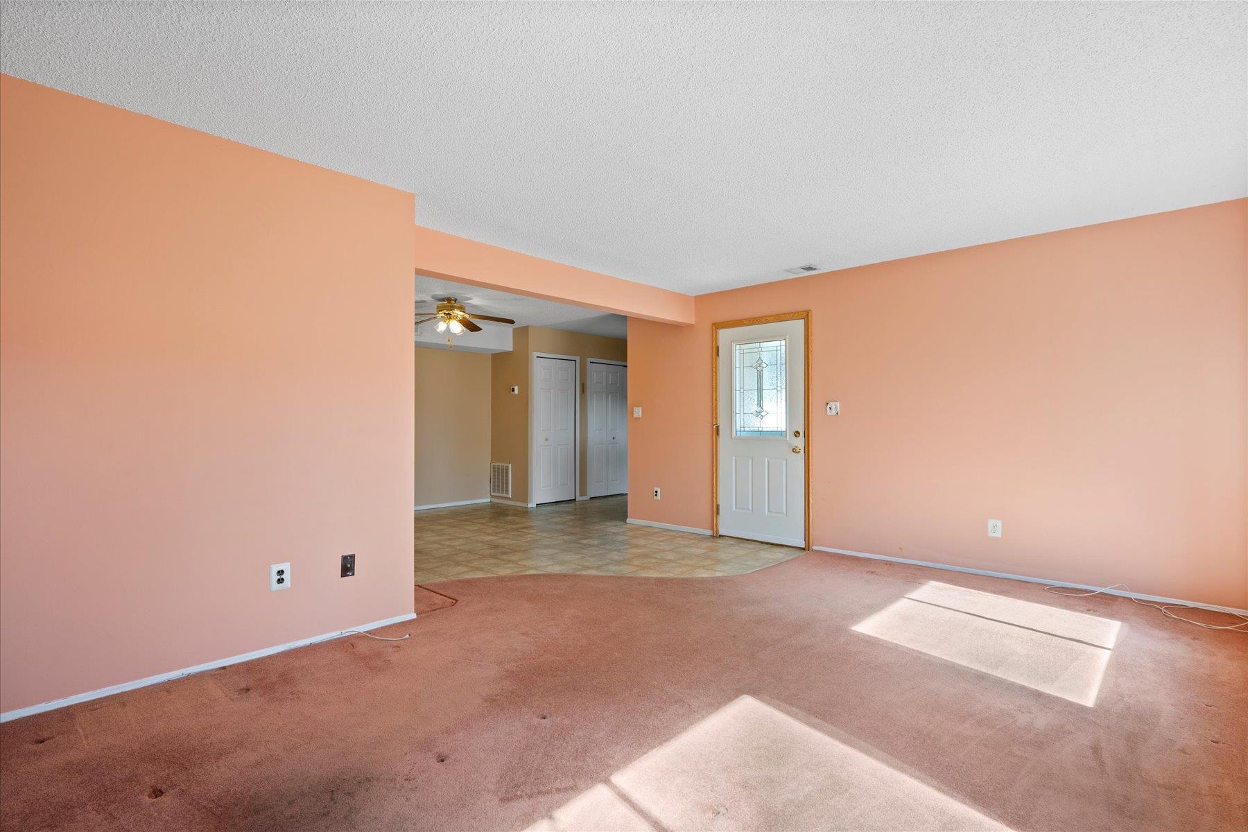 208 Springmeadow Drive #B, Holbrook, New York image 7