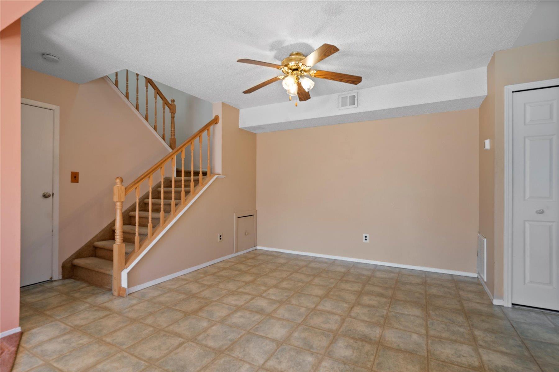 208 Springmeadow Drive #B, Holbrook, New York image 8