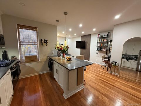Photo of 34-58 90th St St #M2, Jackson Heights, NY 11372 (MLS # 938585)