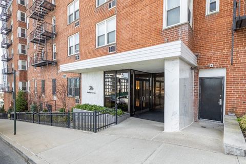 36 Hamilton Avenue 6S Staten Island NY 10301