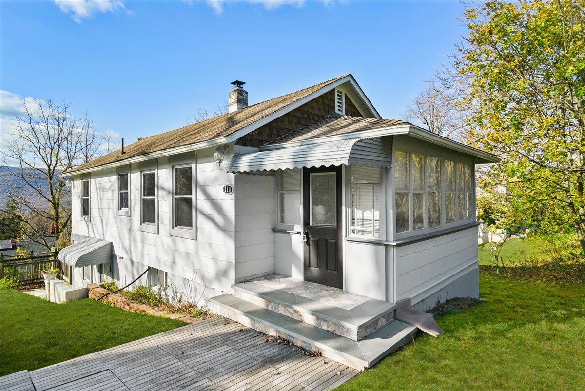 Mineral Springs Road, Highland Mills, New York - 3 Bedrooms  
1 Bathrooms  
5 Rooms - 