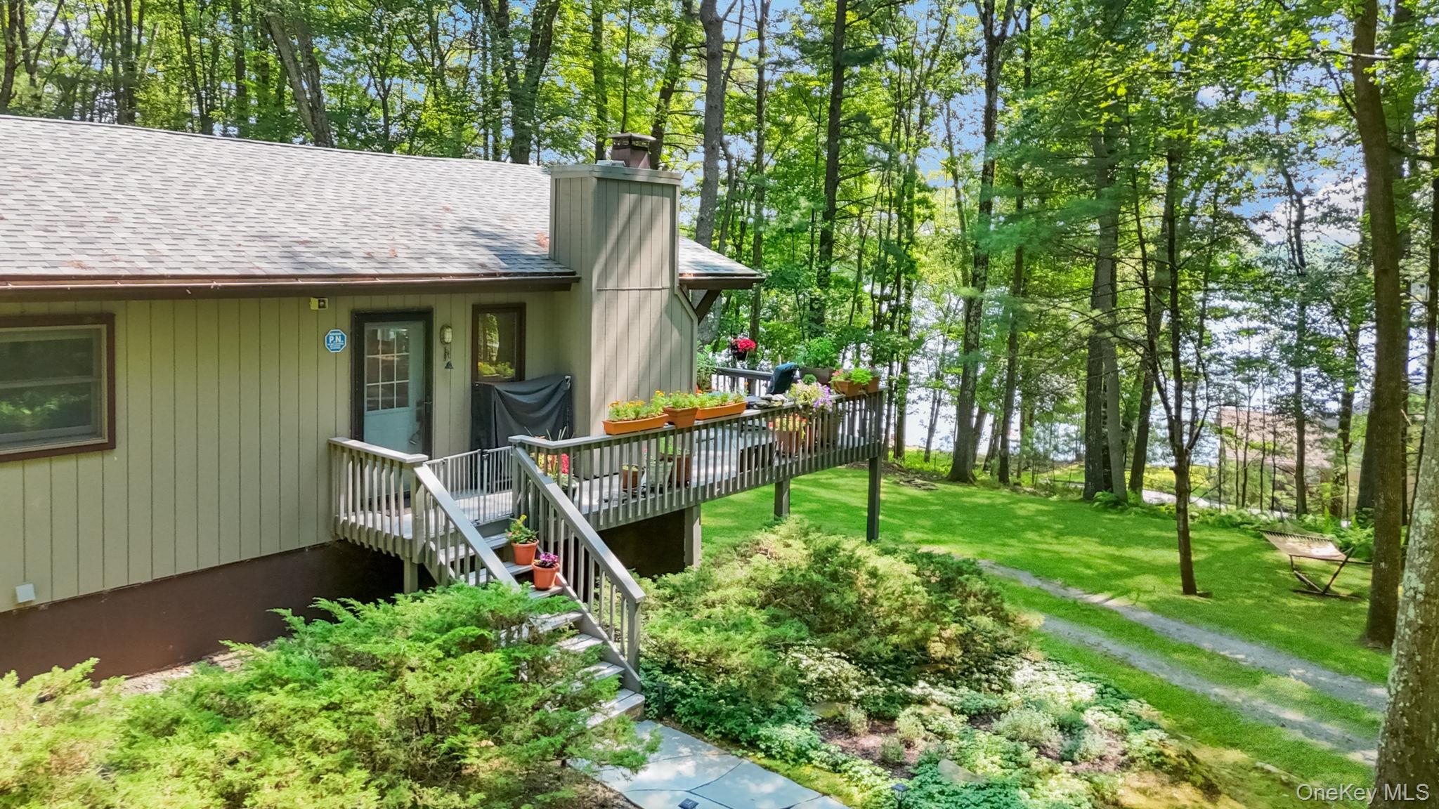 10 Fairway Drive