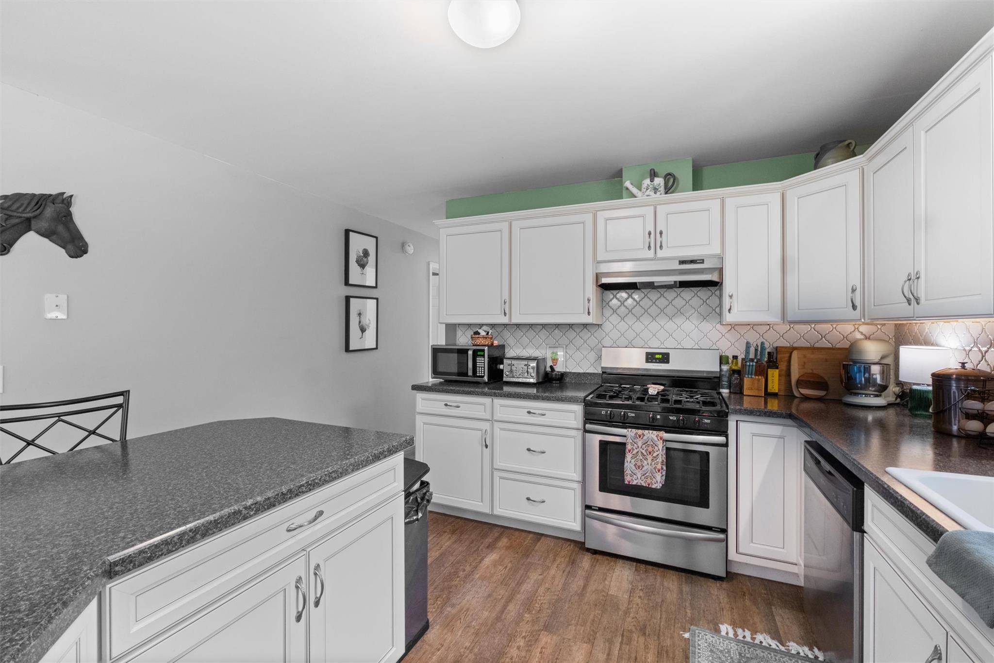 916 Queens Highway, Accord, New York image 7
