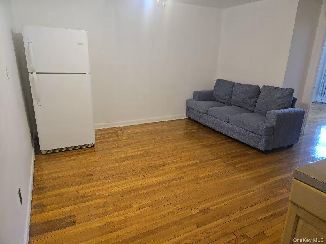 147-31 Barclay Avenue