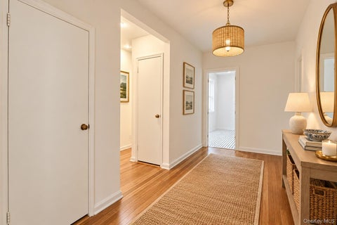 Photo of 2 Louisiana Avenue #2D, Bronxville, NY 10708 (MLS # 1066183)