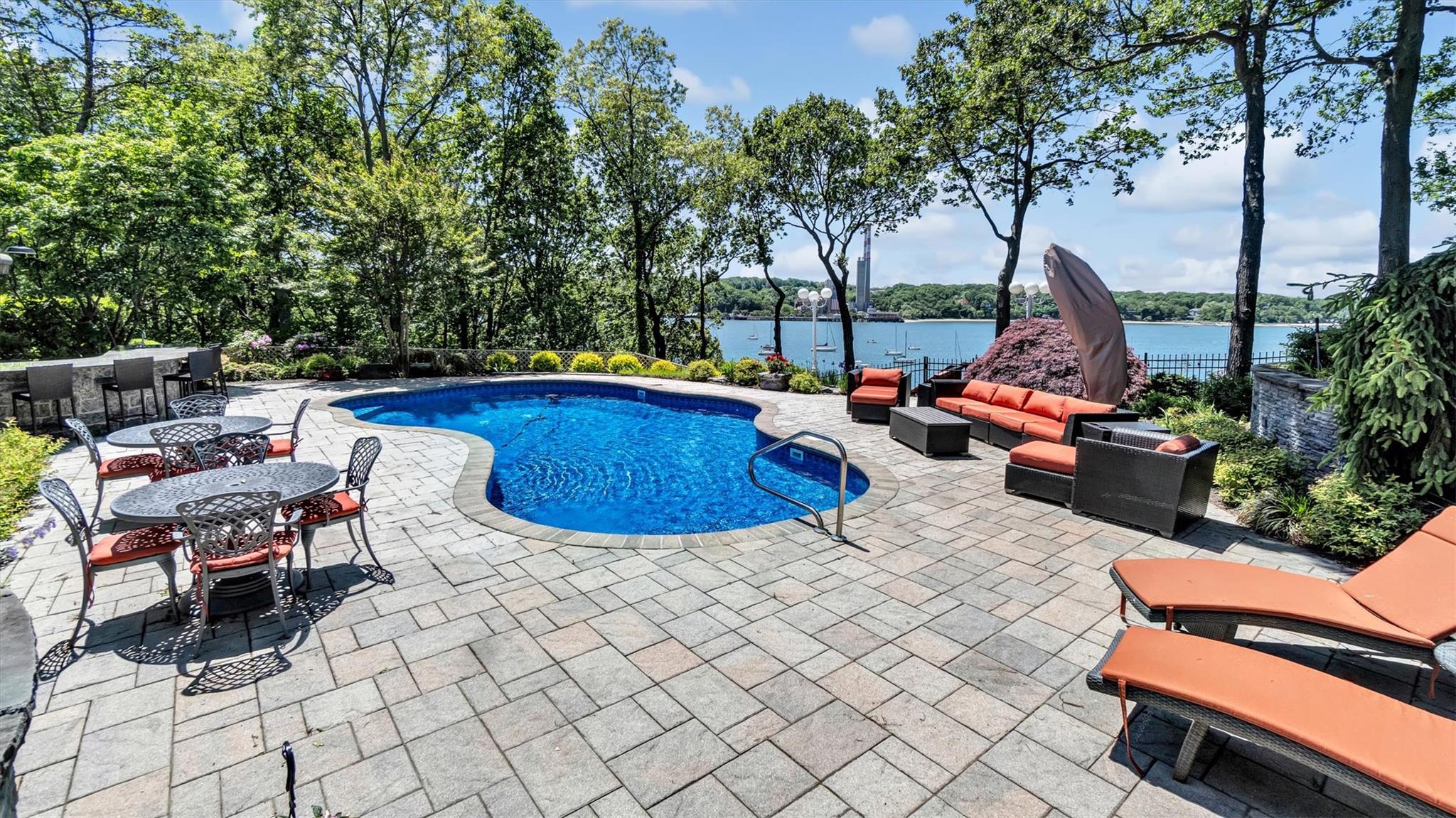 12 Sunset Path, Port Jefferson, New York image 11