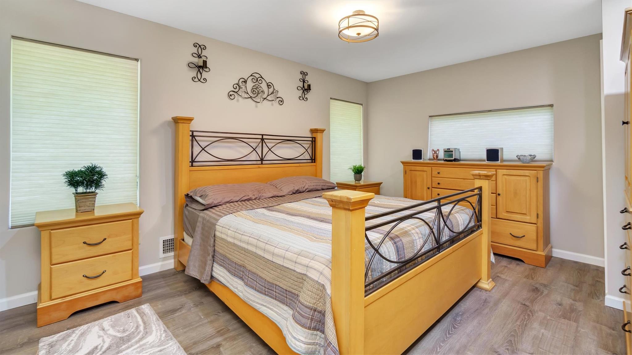 12 Sunset Path, Port Jefferson, New York image 29