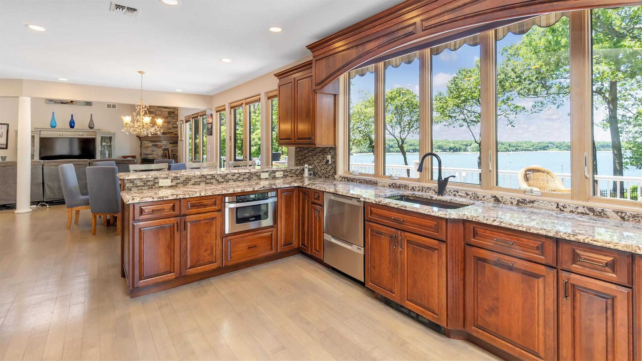 12 Sunset Path, Port Jefferson, New York image 23