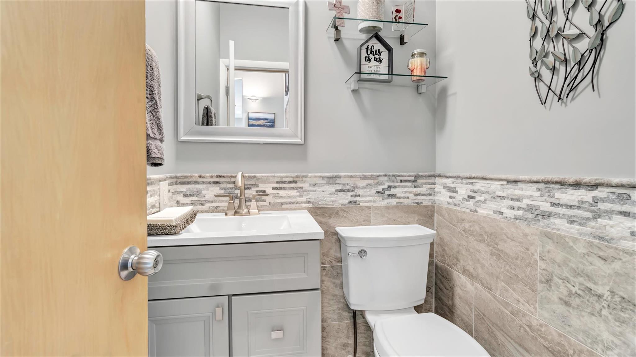 12 Sunset Path, Port Jefferson, New York image 24