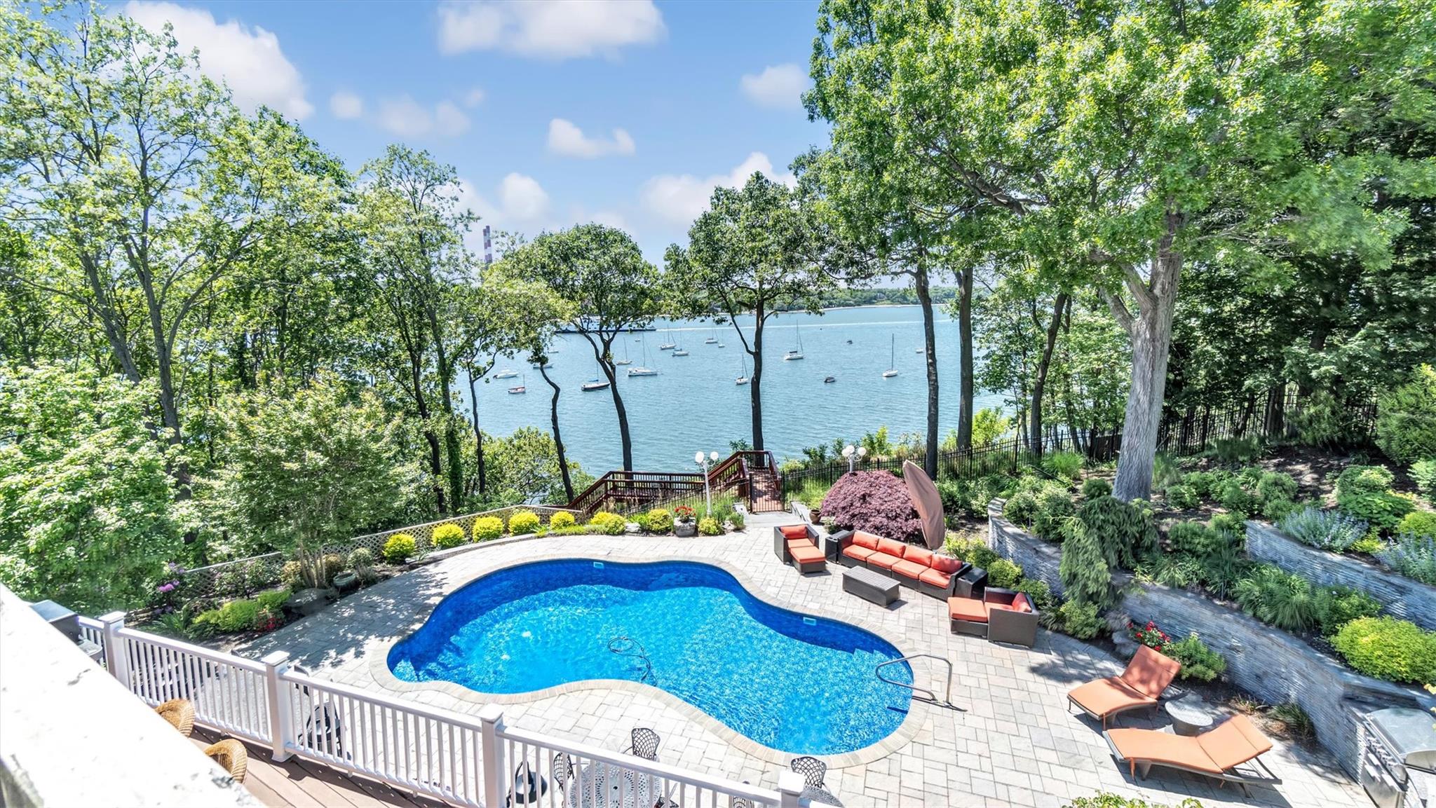 12 Sunset Path, Port Jefferson, New York image 8
