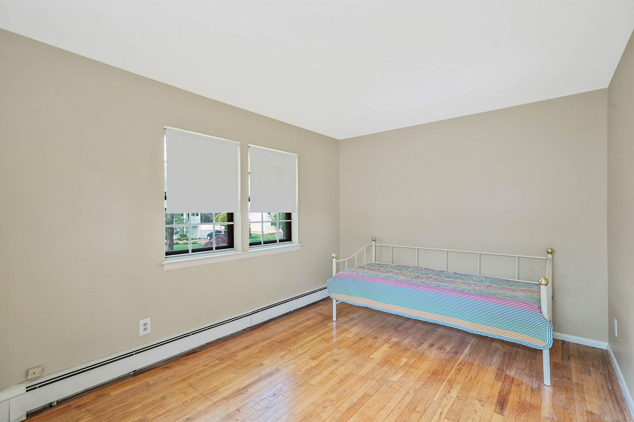 39 Pinewood Drive, Commack, New York image 23