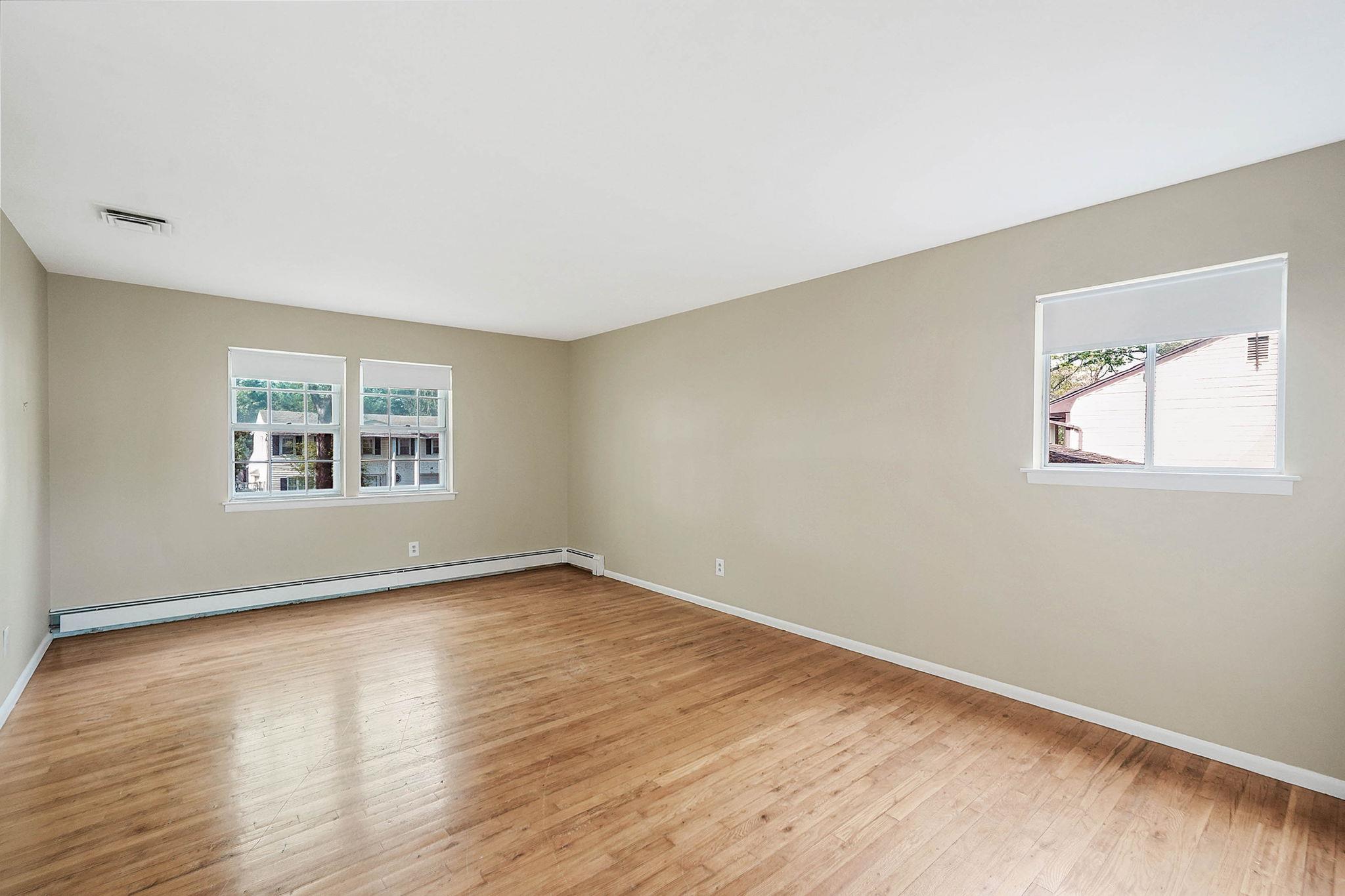 39 Pinewood Drive, Commack, New York image 18