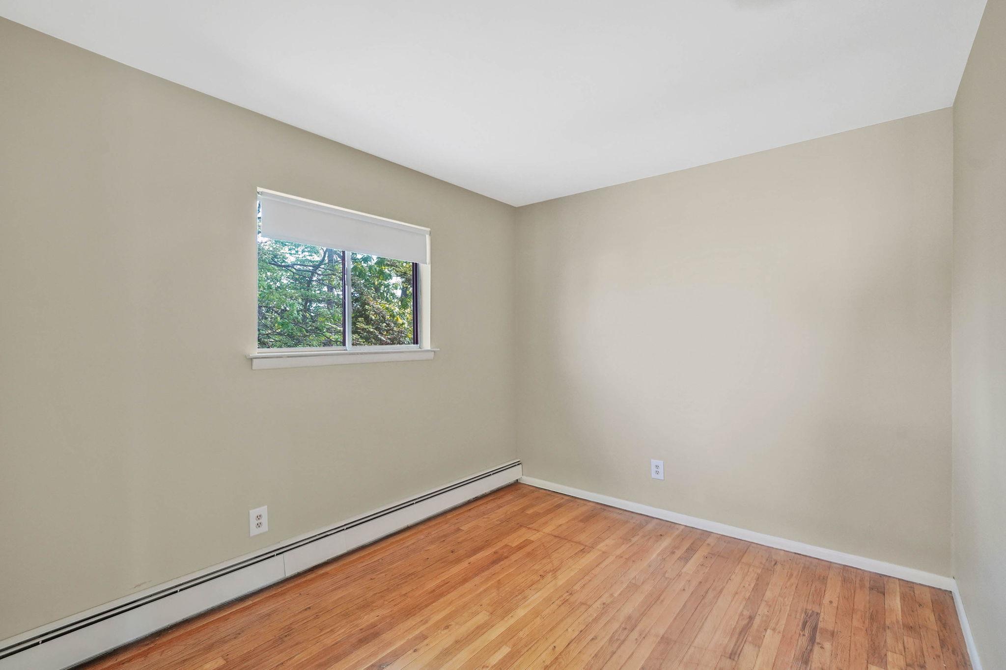 39 Pinewood Drive, Commack, New York image 20