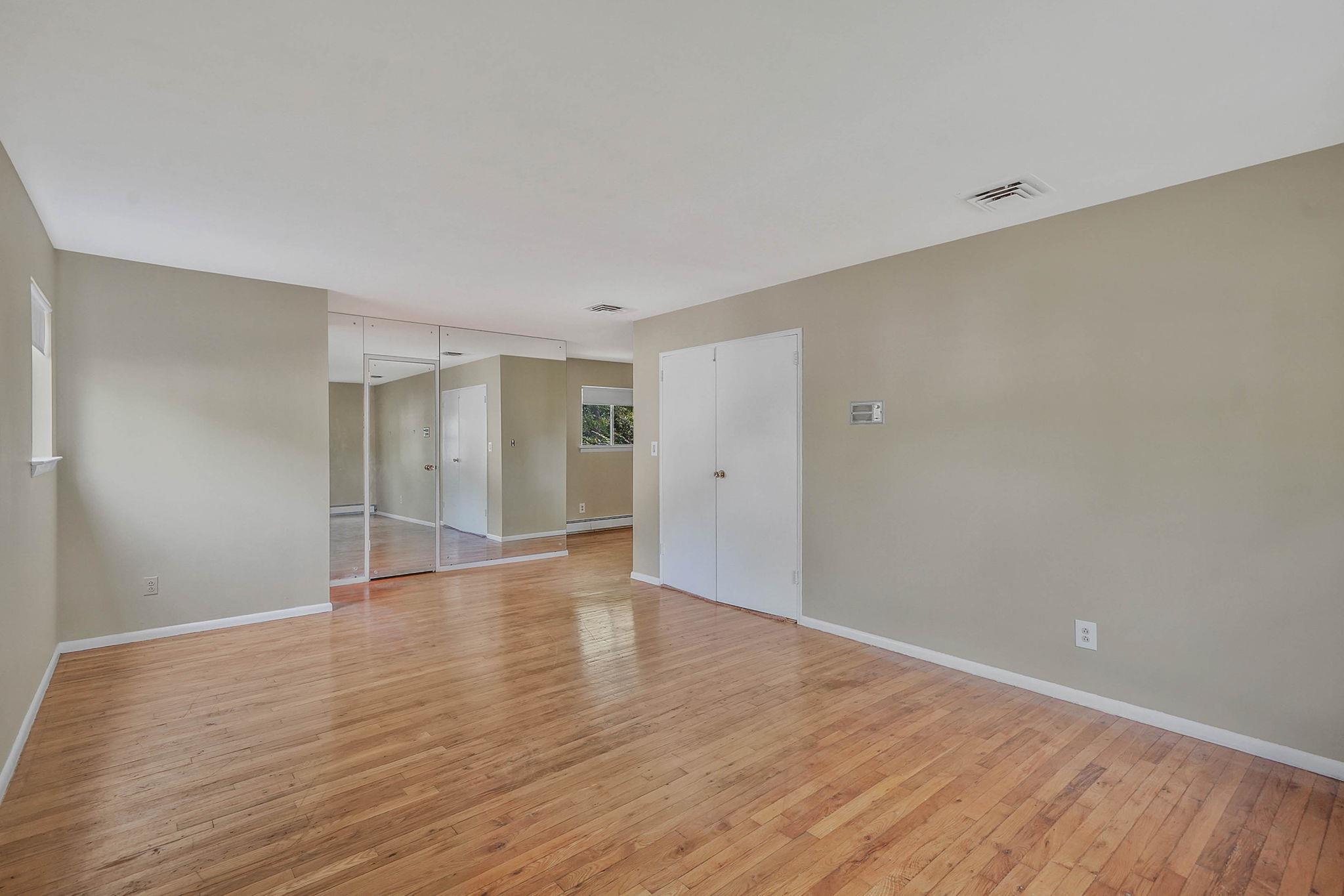 39 Pinewood Drive, Commack, New York image 19