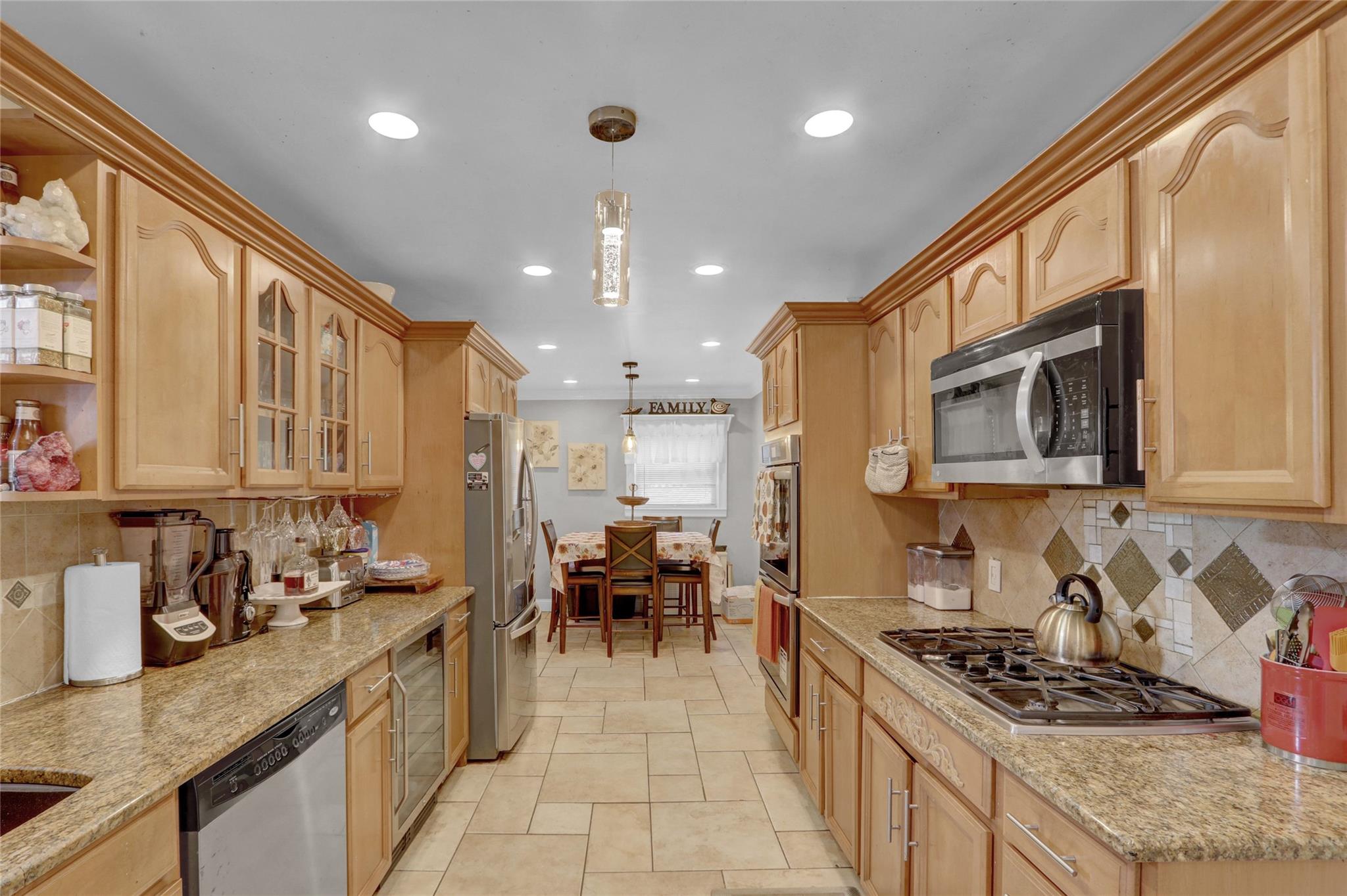154 California Avenue, Freeport, New York image 9