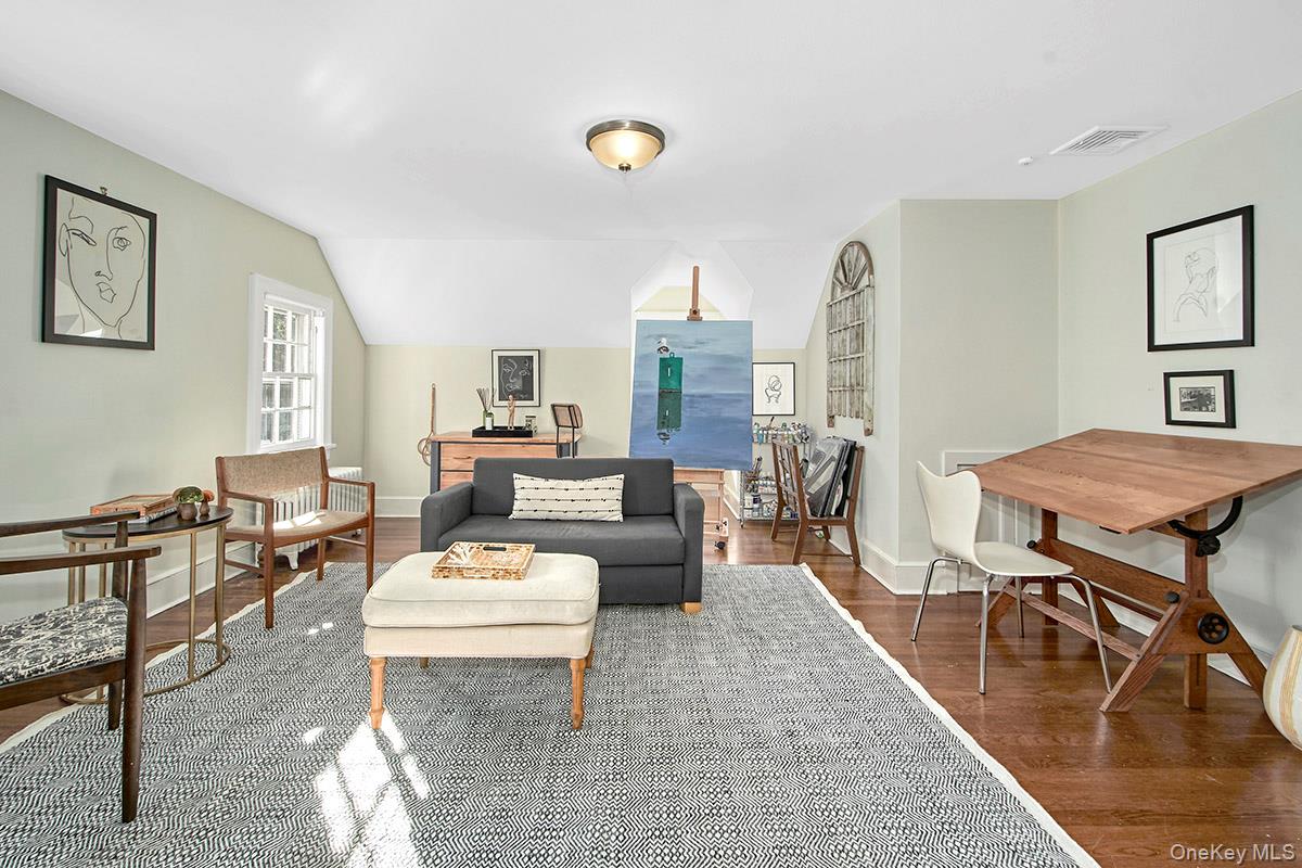 Chappaqua, New York 10514, United States, 6 Bedrooms Bedrooms, ,4 BathroomsBathrooms,Residential,Active,212151