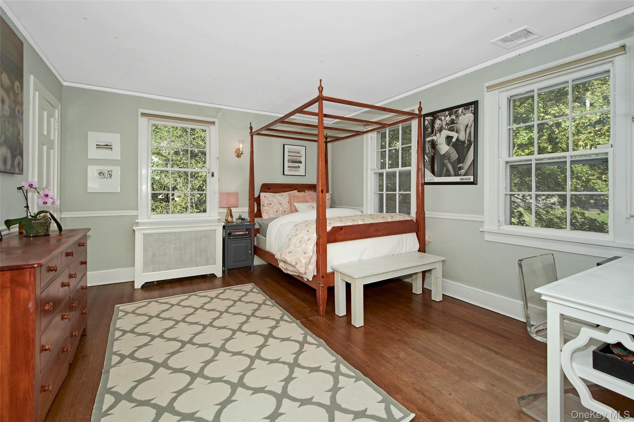 Chappaqua, New York 10514, United States, 6 Bedrooms Bedrooms, ,4 BathroomsBathrooms,Residential,Active,212151