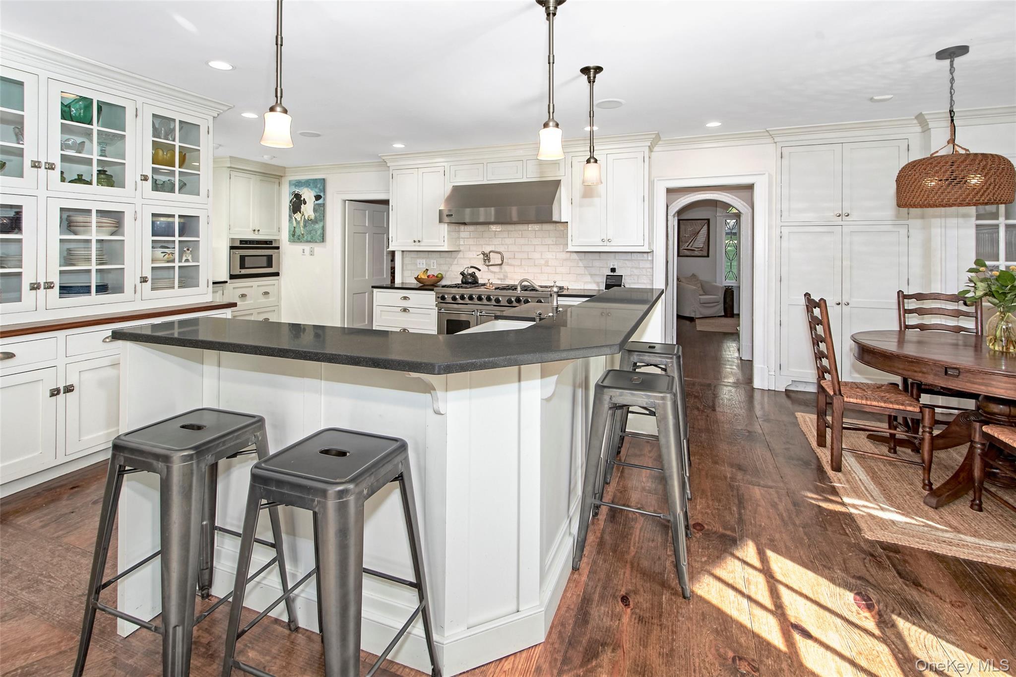 Chappaqua, New York 10514, United States, 6 Bedrooms Bedrooms, ,4 BathroomsBathrooms,Residential,Active,212151