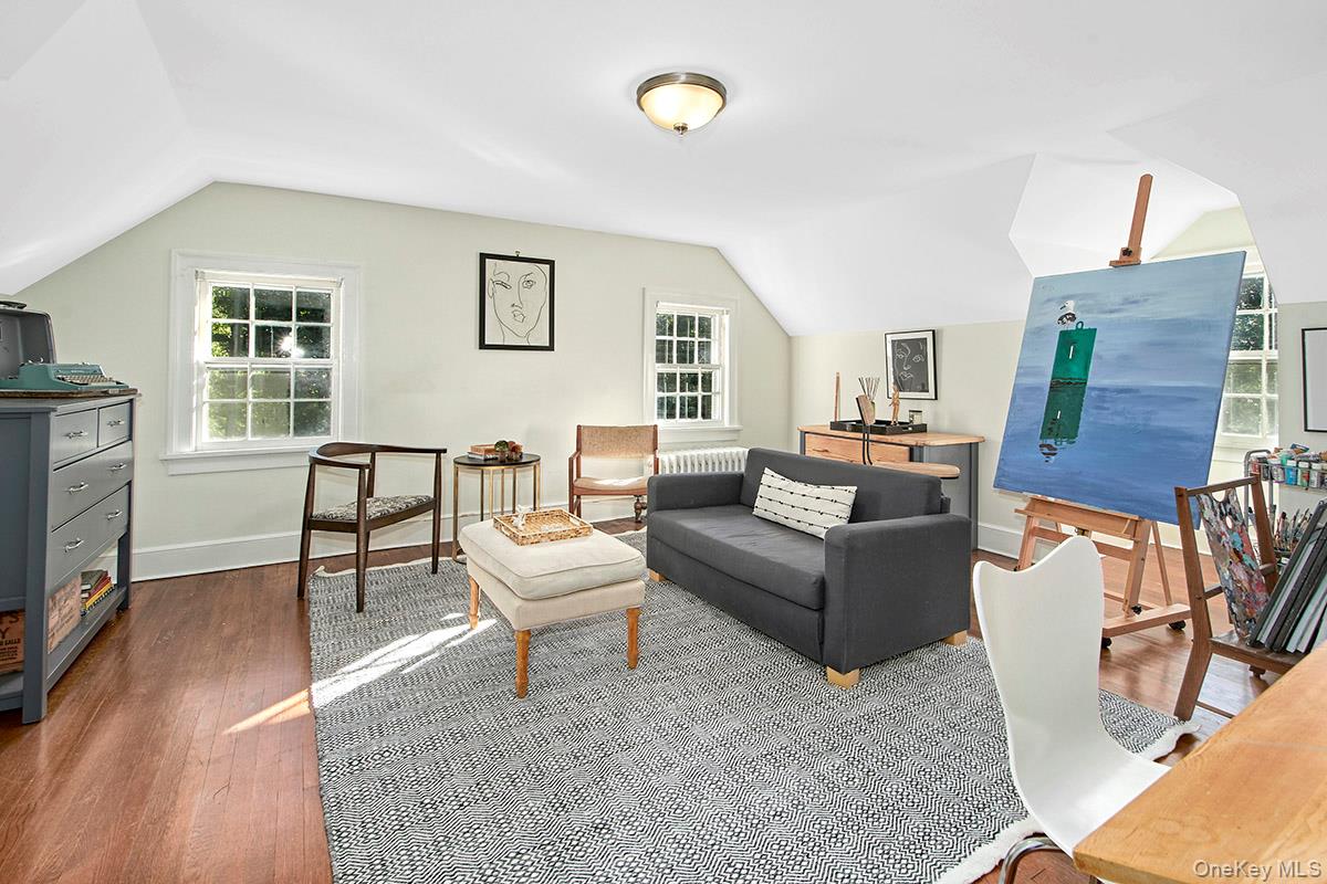 Chappaqua, New York 10514, United States, 6 Bedrooms Bedrooms, ,4 BathroomsBathrooms,Residential,Active,212151