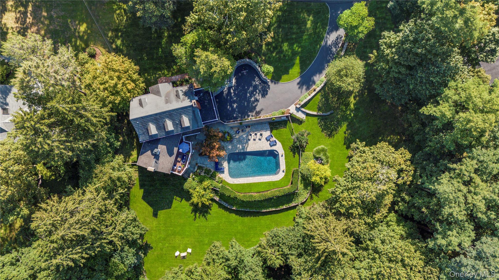 Chappaqua, New York 10514, United States, 6 Bedrooms Bedrooms, ,4 BathroomsBathrooms,Residential,Active,212151