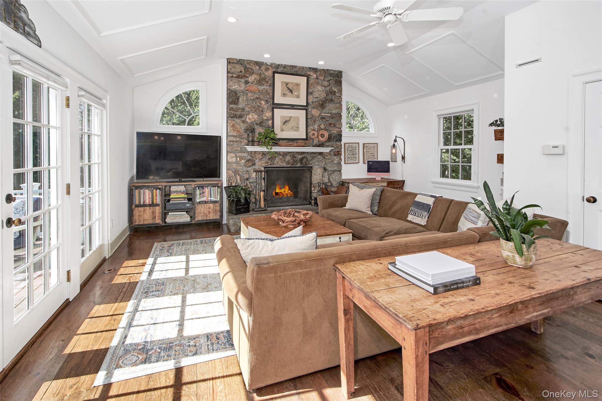 Chappaqua, New York 10514, United States, 6 Bedrooms Bedrooms, ,4 BathroomsBathrooms,Residential,Active,212151