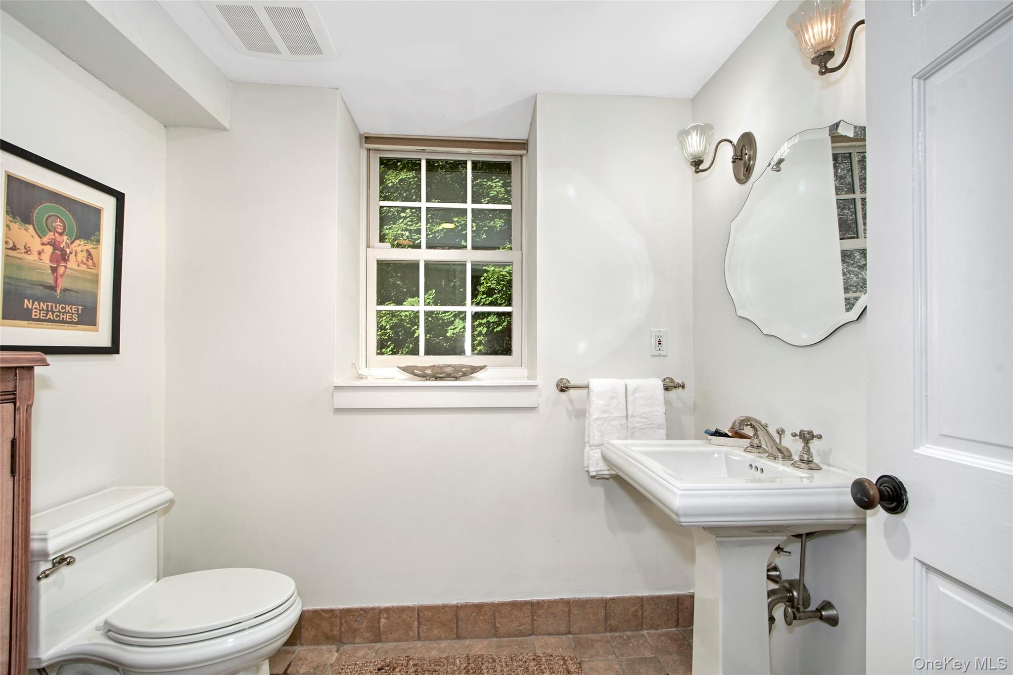 Chappaqua, New York 10514, United States, 6 Bedrooms Bedrooms, ,4 BathroomsBathrooms,Residential,Active,212151