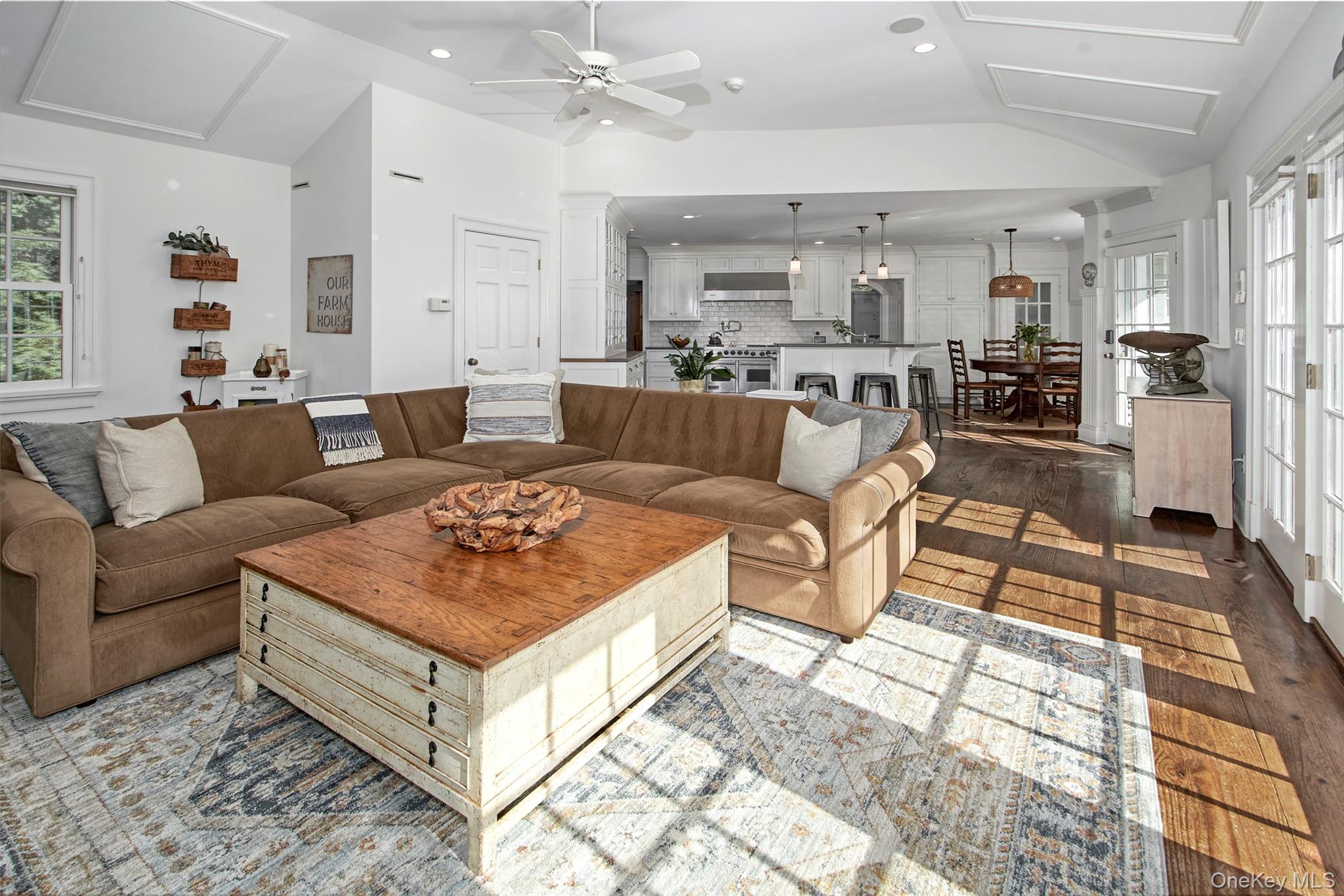 Chappaqua, New York 10514, United States, 6 Bedrooms Bedrooms, ,4 BathroomsBathrooms,Residential,Active,212151