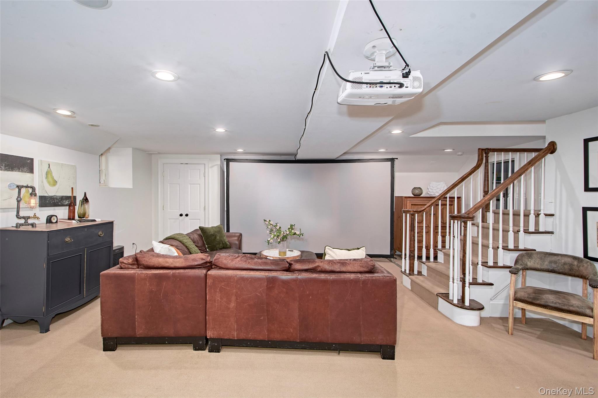 Chappaqua, New York 10514, United States, 6 Bedrooms Bedrooms, ,4 BathroomsBathrooms,Residential,Active,212151