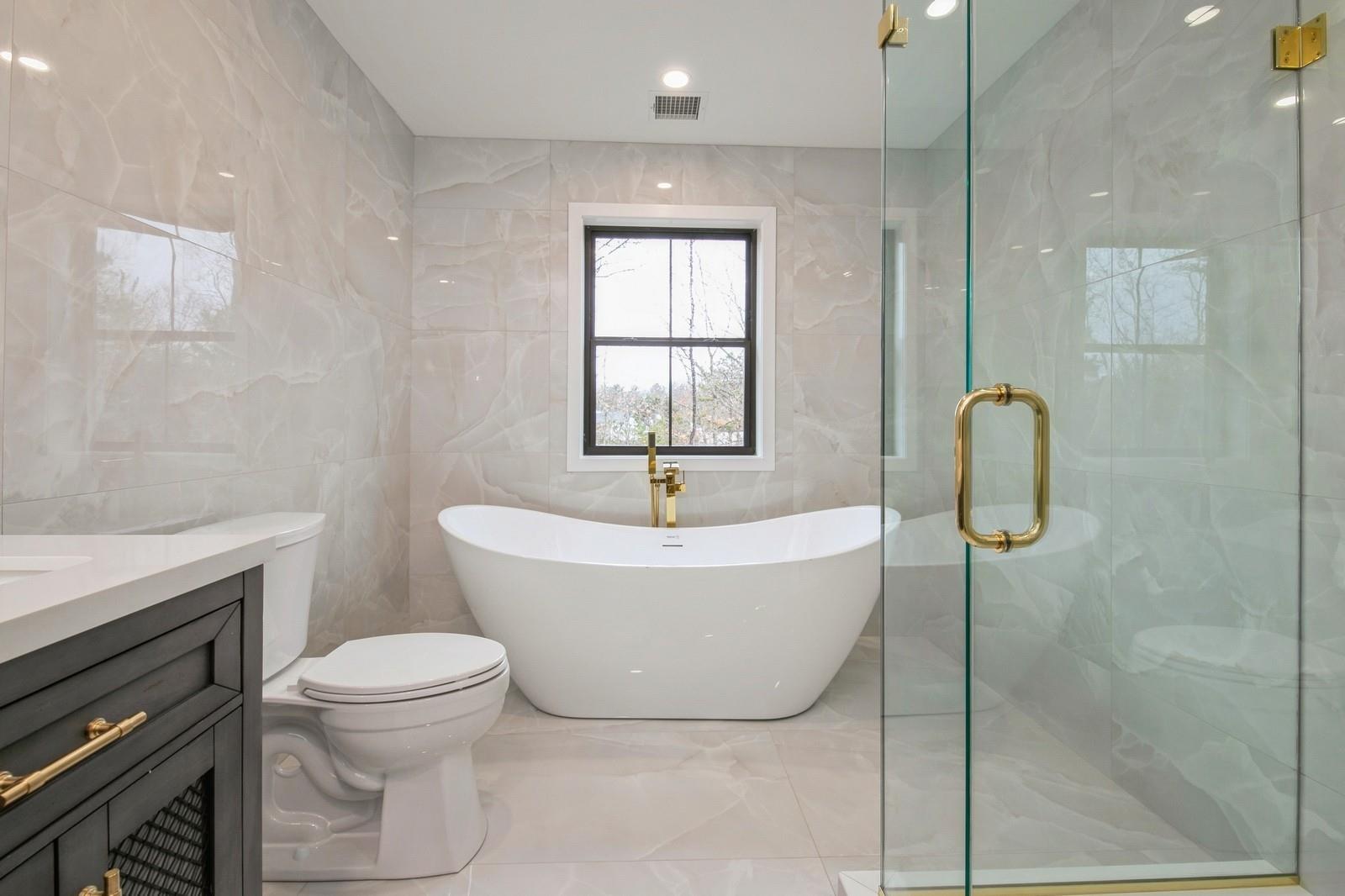 14 Ciliotta Lane, Port Jefferson Station, New York image 38