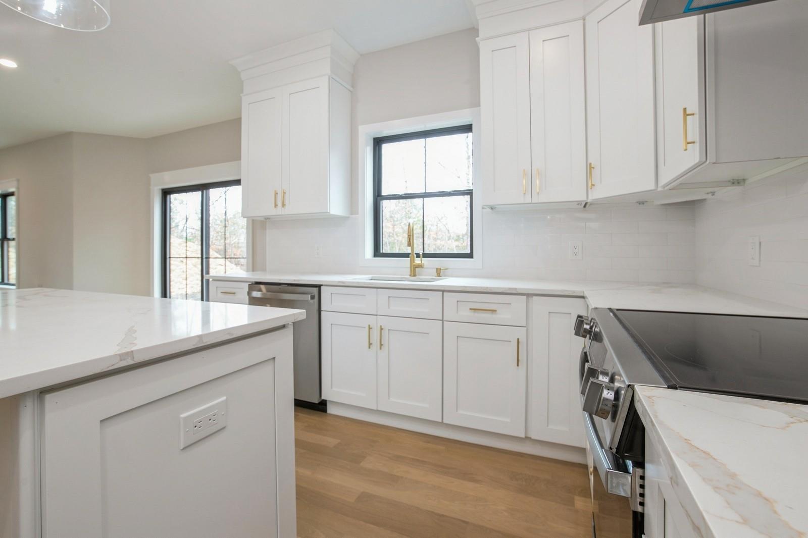 14 Ciliotta Lane, Port Jefferson Station, New York image 18