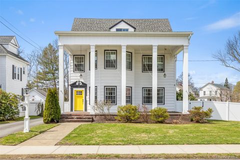 Photo of 117 E Main Street, Port Jervis, NY 12771 (MLS # 989352)