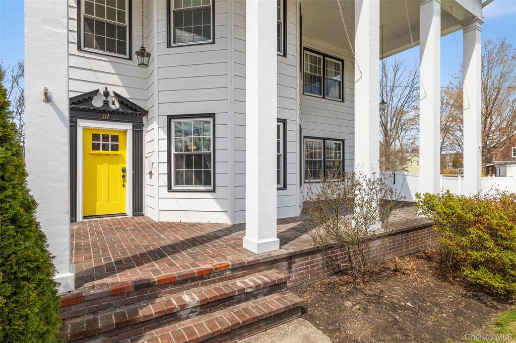 Photo of 117 E Main Street, Port Jervis, NY 12771 (MLS # 989352)