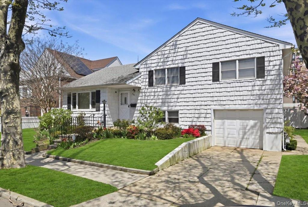 Photo of 345 E State Street, Long Beach, NY 11561 (MLS # 995668)