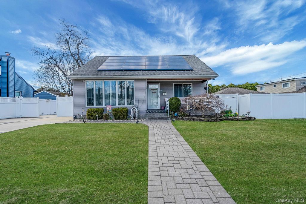 Photo of 100 Anderson Avenue, North Babylon, NY 11703 (MLS # 984900)